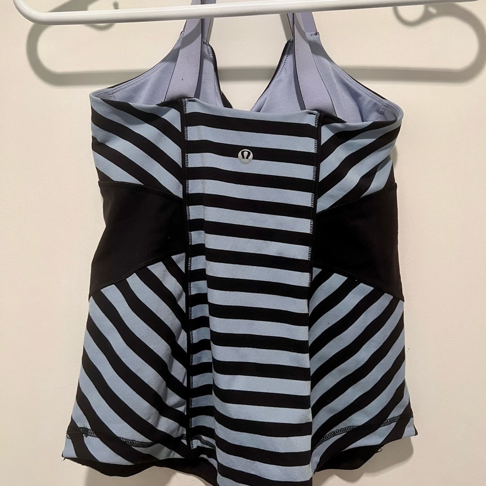 Lululemon Blue and Black Strip Top size 4,- no tag